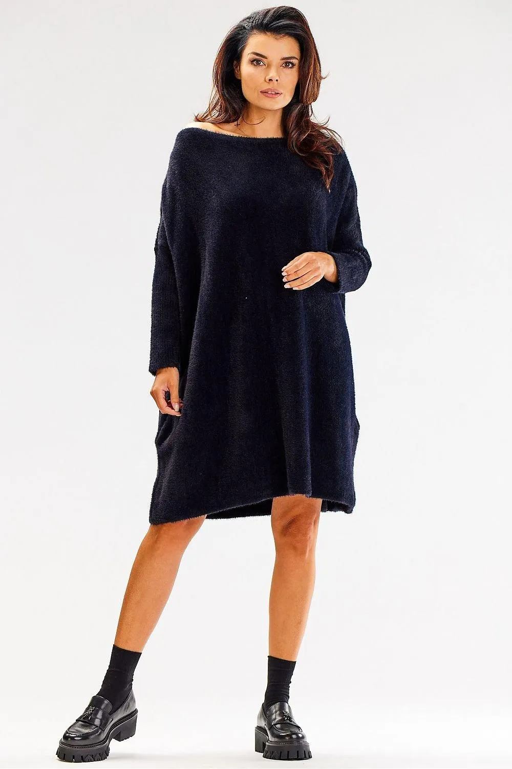 Chic Comfort: Luxurious Oversized Knit Sweater with Elegant Long Sleeves