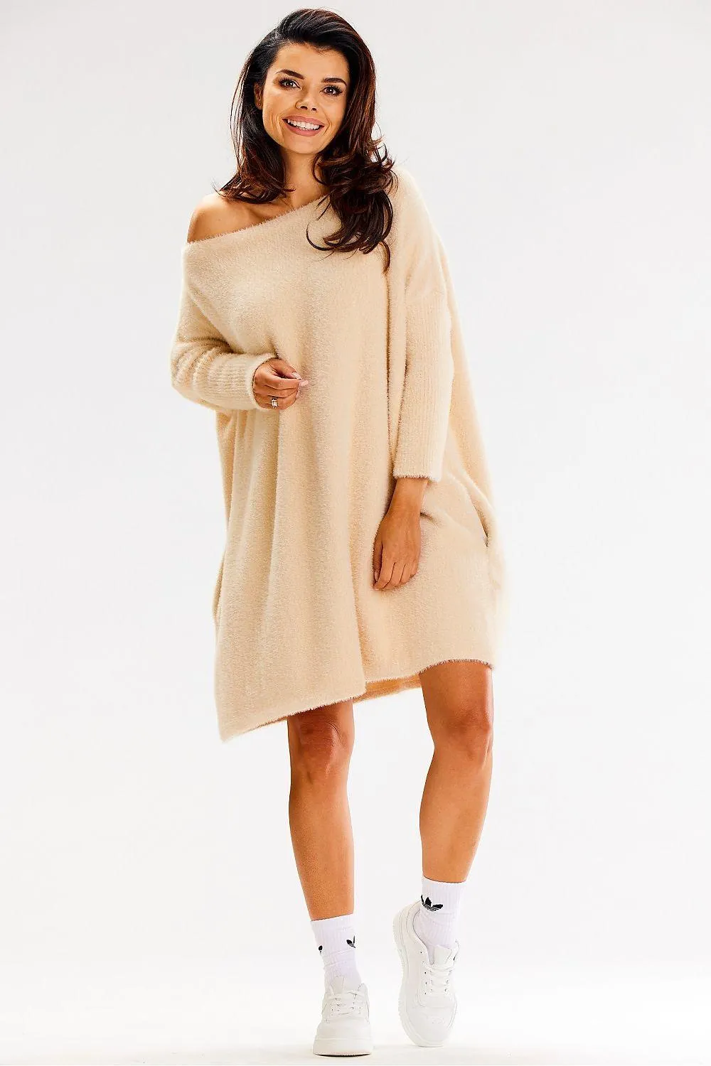 Chic Comfort: Luxurious Oversized Knit Sweater with Elegant Long Sleeves