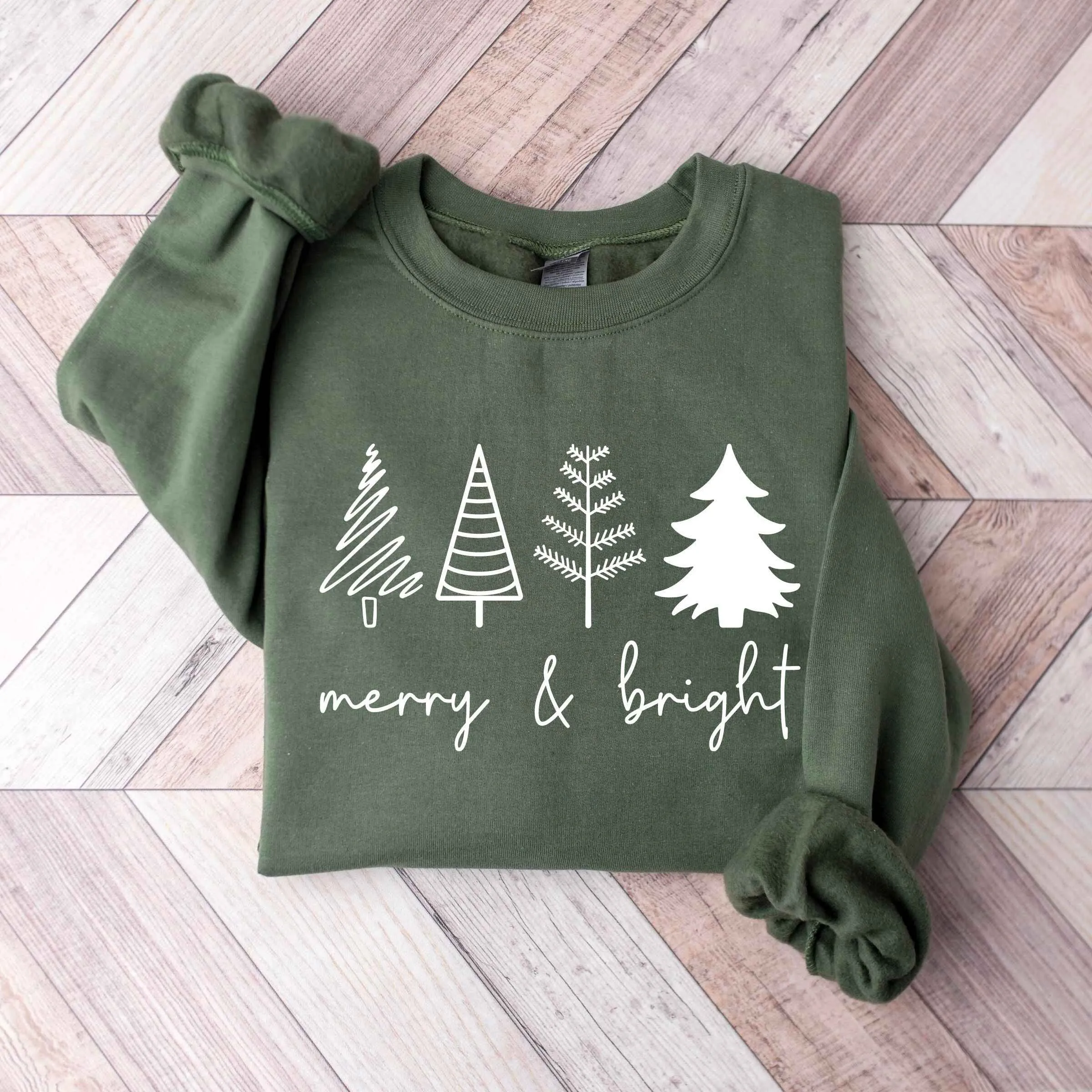 "Merry & Bright" Christmas Tree Sweatshirt – Festive Holiday Wear