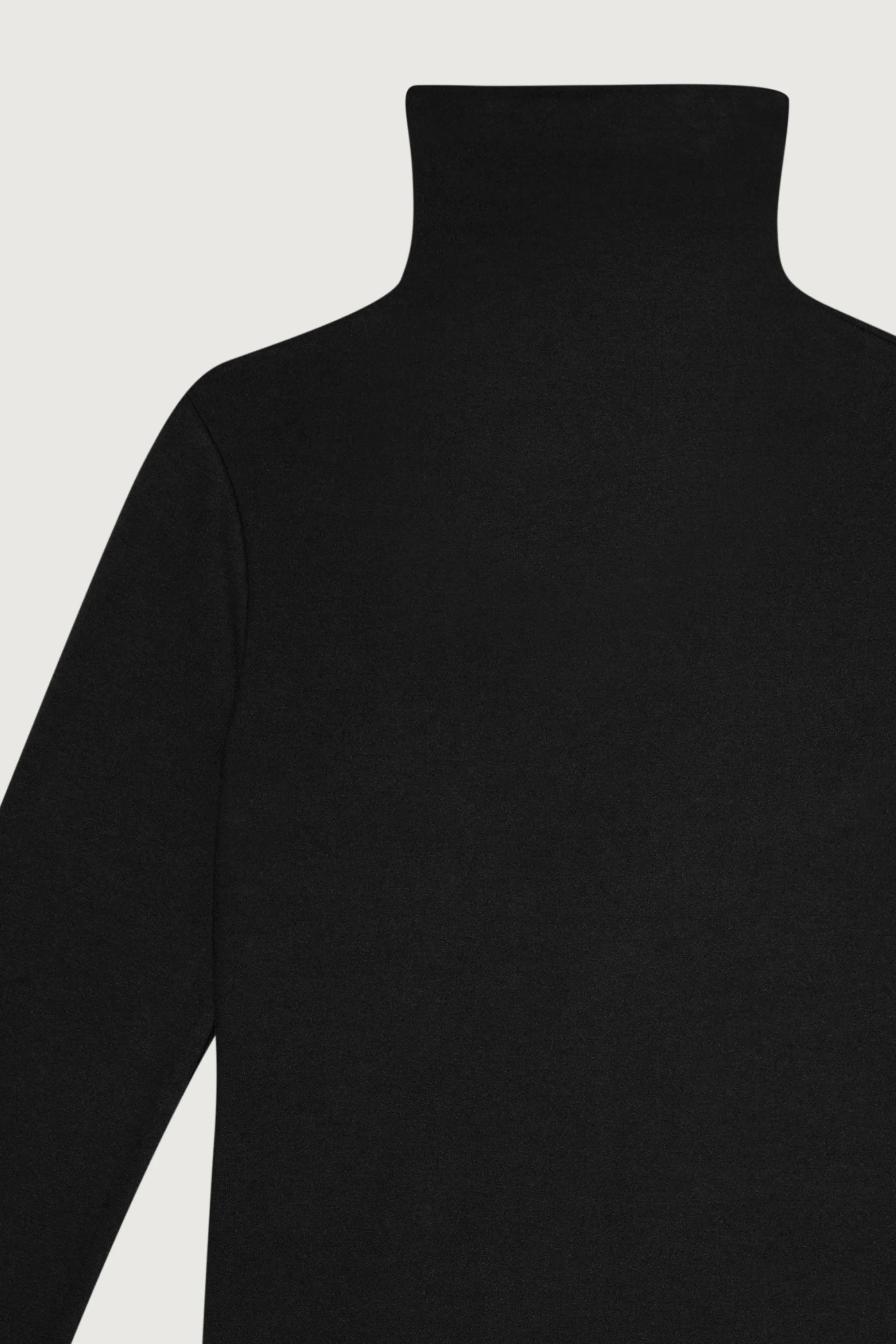 SOFT-FEEL FITTED MOCKNECK TOP